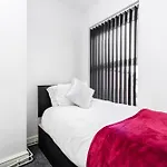 Spacious House With 2 Bedrooms And Free On Street Parking