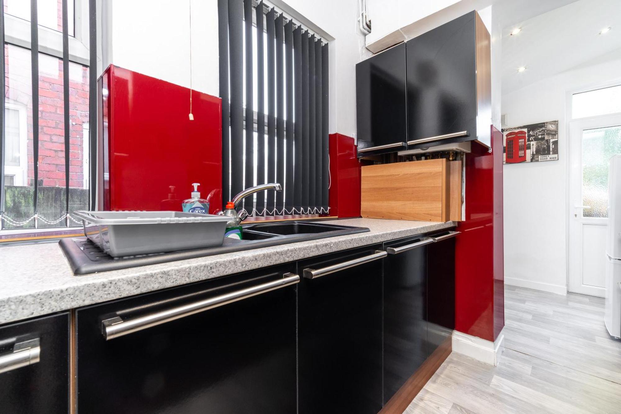 Spacious House With 2 Bedrooms And Free On Street Parking Holiday home *